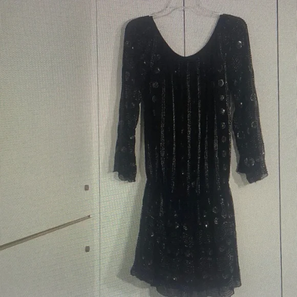 Chic Black Sequin Dress - Picture 1 of 1